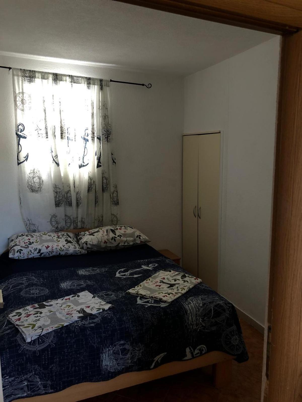 Apartmani Cesarica Карлобаг Стая снимка
