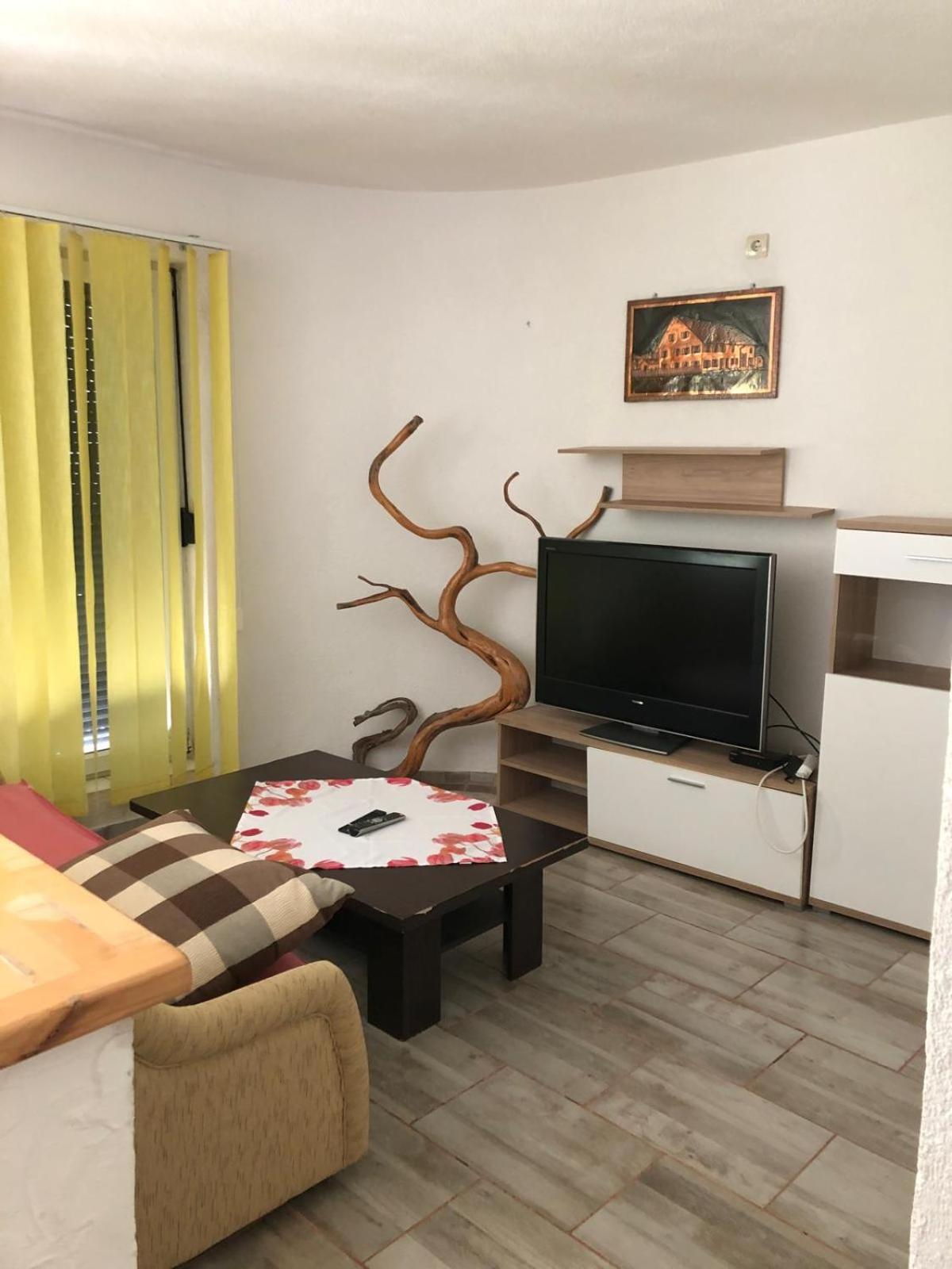 Apartmani Cesarica Карлобаг Стая снимка