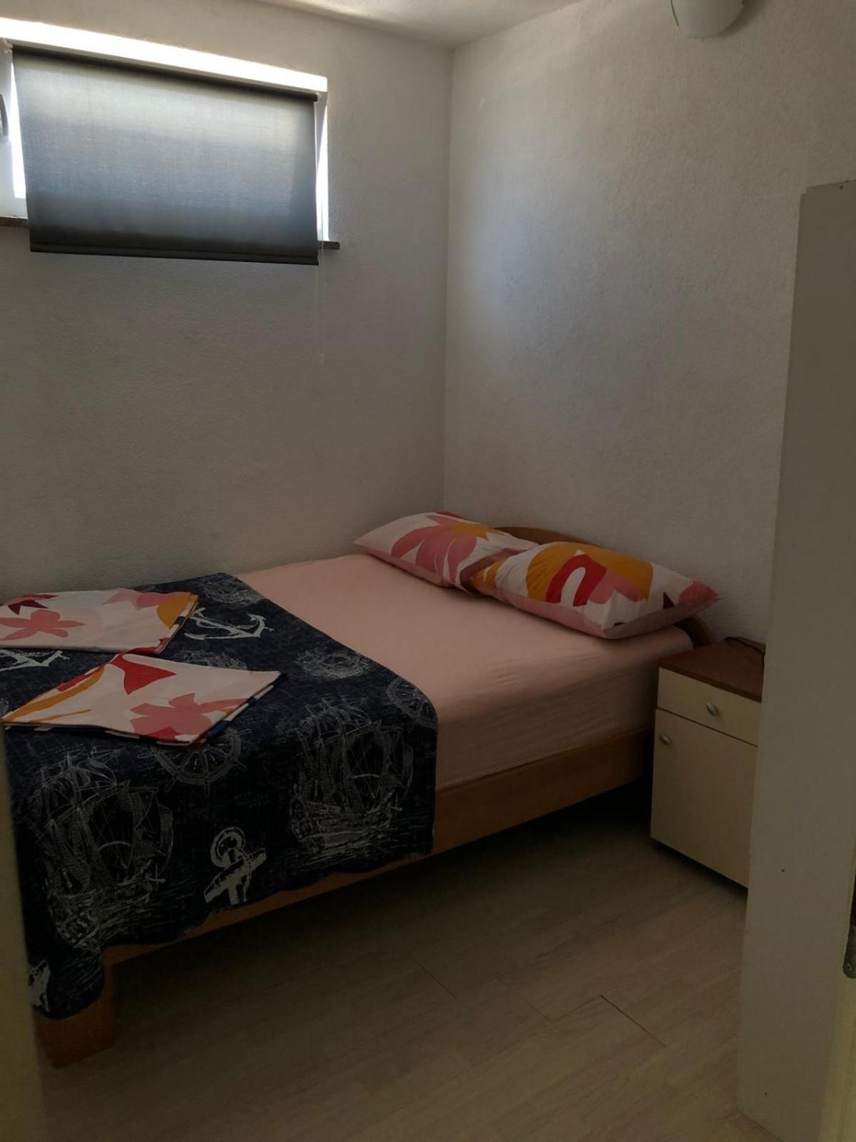 Apartmani Cesarica Карлобаг Стая снимка
