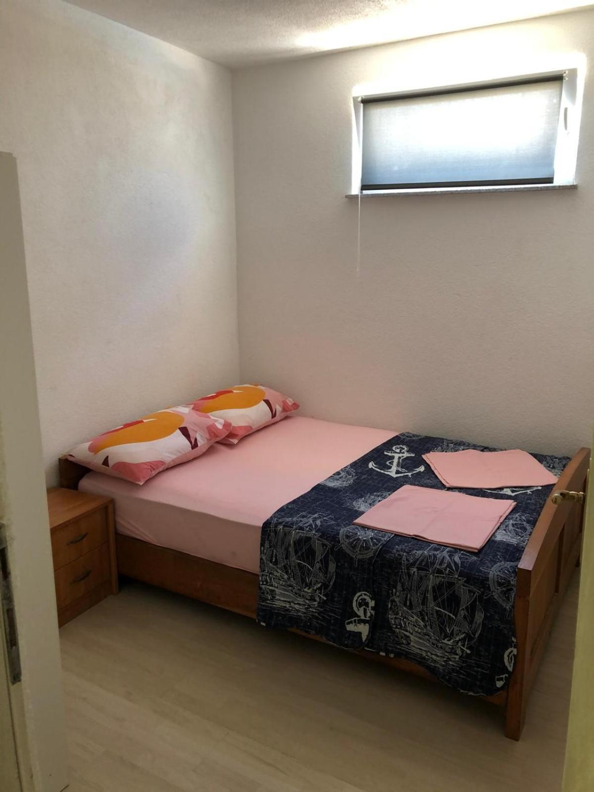 Apartmani Cesarica Карлобаг Стая снимка