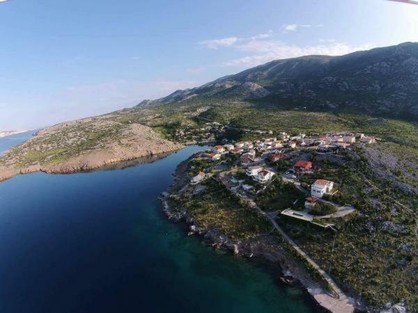 Apartmani Cesarica Карлобаг Екстериор снимка