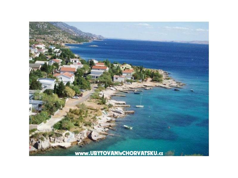 Apartmani Cesarica Карлобаг Екстериор снимка